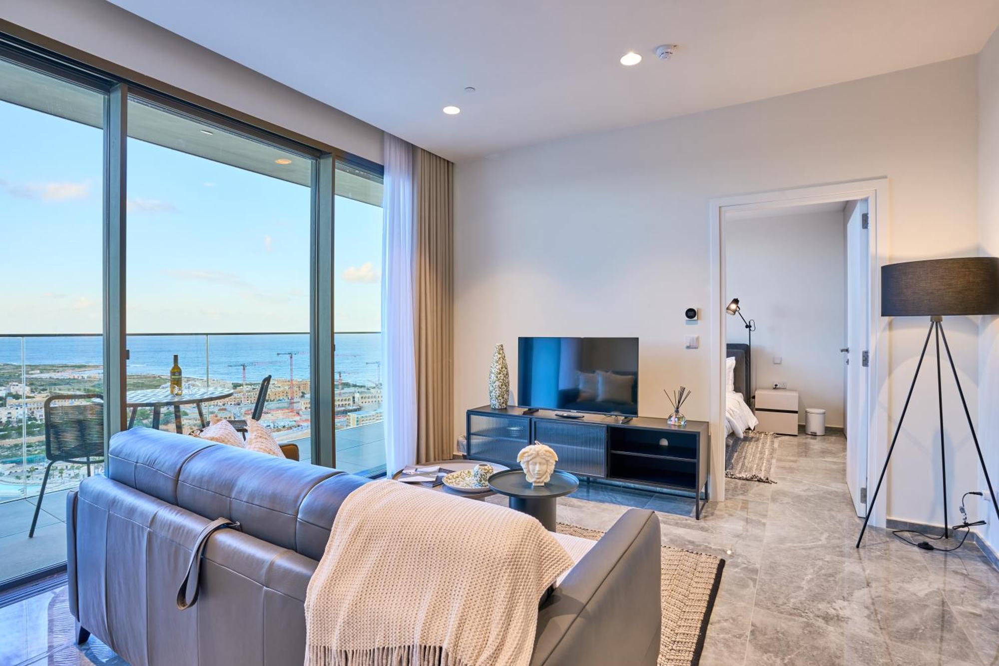 Апартаменты Sleek One-bedroom With A Panoramic View