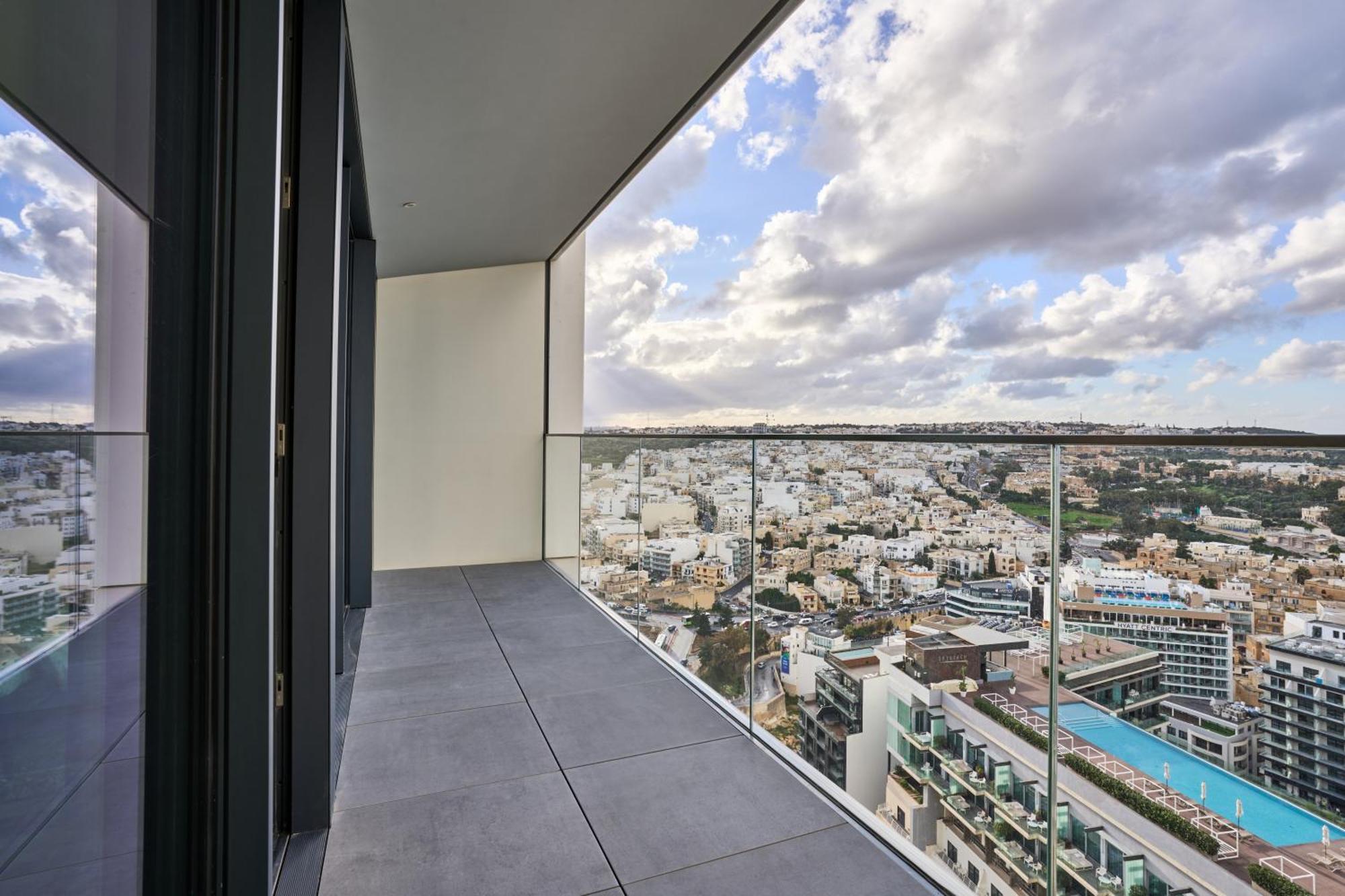 Sleek One-bedroom With A Panoramic View